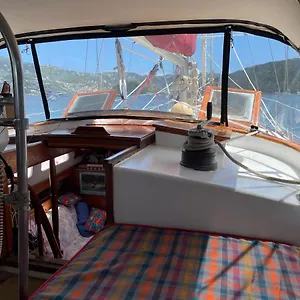 St Thomas On Sailboat Ragamuffin Incl Meals Water Toys ** Water Island